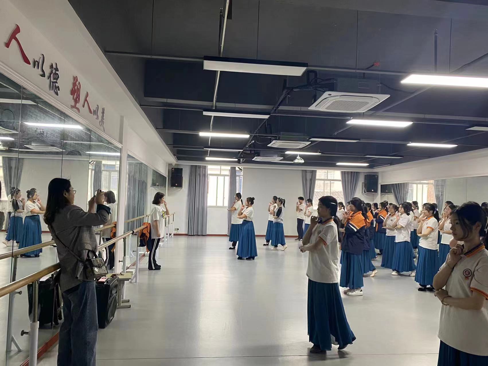 立足常規(guī)抓教學(xué) 深入檢查提質(zhì)量
